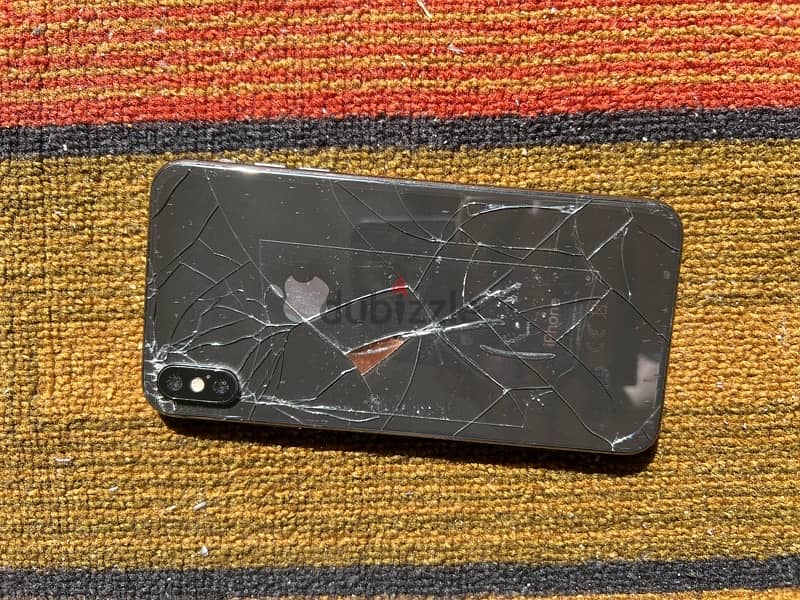 iPhone XS Max 256 working but broken back and replacement parts 1