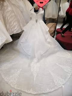 فستان زفاف خفيف جدا استعمل اول لبسه ساعتين فقط 0