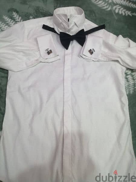 قميص بدلة وجزمة للافراح والمناسبات معاه زراير القميص والببيونة مقاس ٤٠ 1