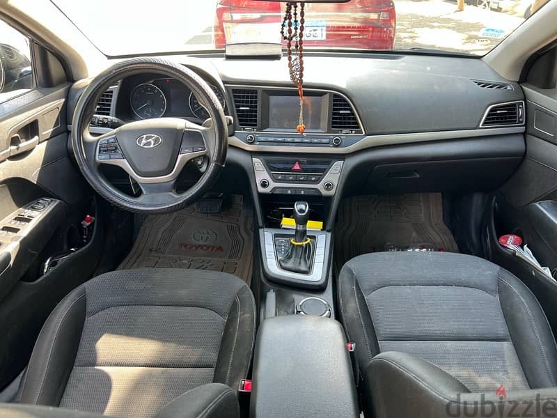 Hyundai Elantra AD 2019 8