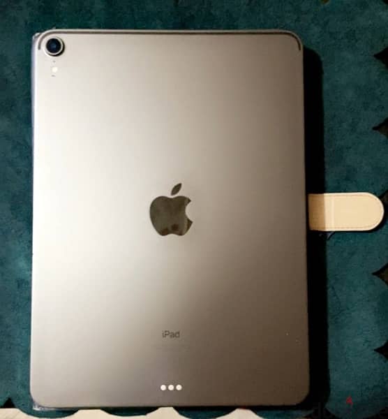 IPad Pro 11-inch 64G Wi-Fi only 1