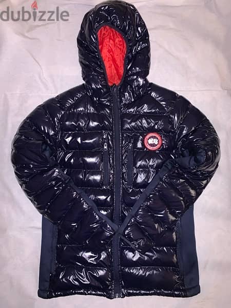 Canada Goose jacket size small يلبس ٧٠ او ٧٥ كيلو فيه رفه بسيطه 4