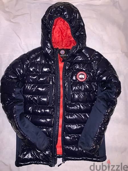 Canada Goose jacket size small يلبس ٧٠ او ٧٥ كيلو فيه رفه بسيطه 8