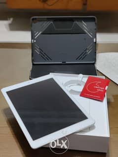 Ipad 6th generation 128gb Wi-Fi + cellular with protective case. 0