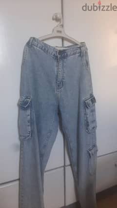 بنطلون كارجو باجي جينز. سعره 1000 في المحل  "cargo jeans from" je-x