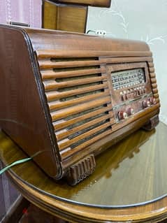 راديو اثري عمره ١٠٠  سنه  تحفه فنيه