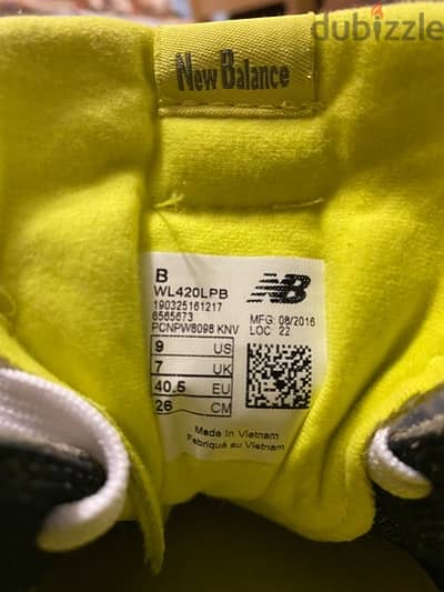 NEW BALANCE RARELY WORN GOOD CONDITION