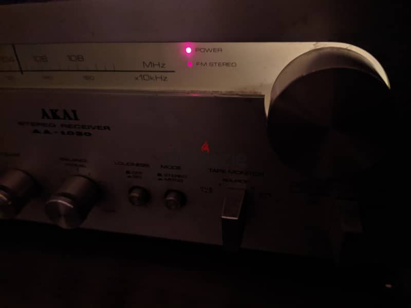Akai AA-1020 -  AM/FM Stereo Receiver 5
