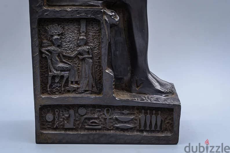 Egyptian God Horus seated statue تمثال فرعوني حورس وهو جالس 1