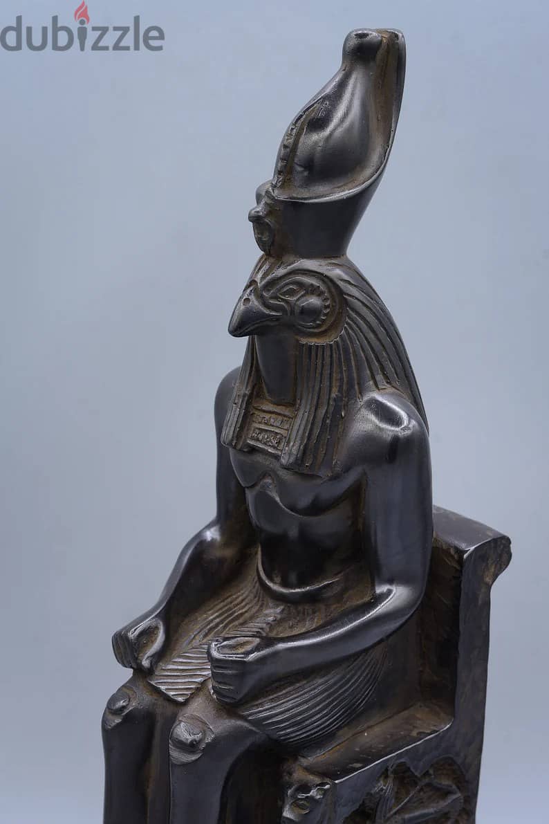 Egyptian God Horus seated statue تمثال فرعوني حورس وهو جالس 3