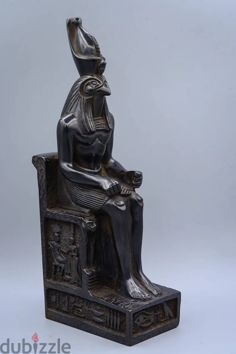 Egyptian God Horus seated statue تمثال فرعوني حورس وهو جالس 4