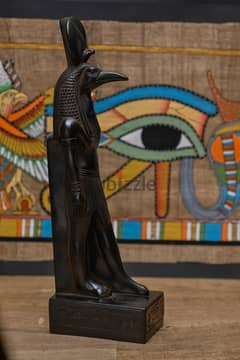 تمثال مصري قديم لتحوت Egyptian statue Thoth god of knowledge 0