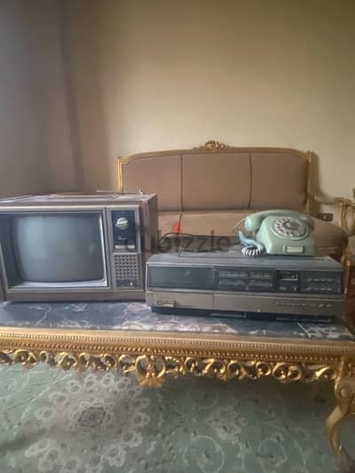 تليفزيون متسوبيشي ياباني  ابيض و اسود Mitsubishi tv rtro