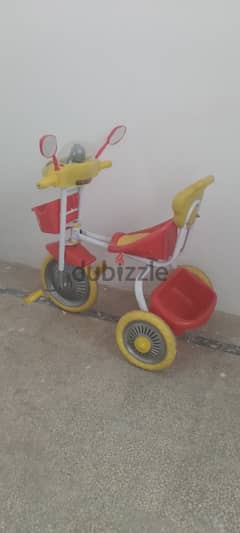دراجة أطفال ثلاثية العجلات