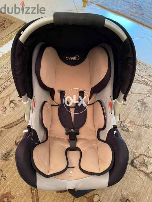 Cyril baby car seat 1