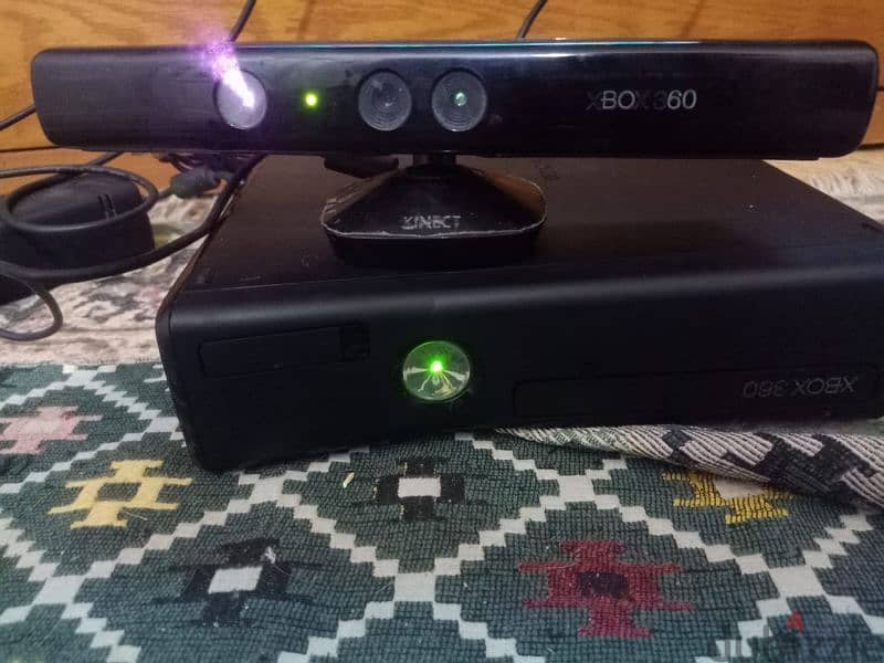Xbox 360 with kinect and one controller 2