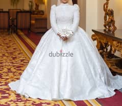 فستان زفاف للايجار بسعر خيالي