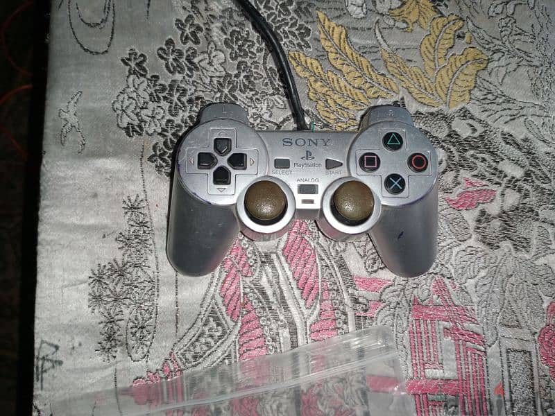 playstation 2.4controlers 3