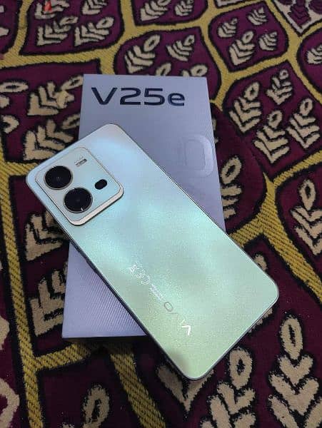 متاح عند حد بدل ايفون بفون  Vivo v25e 1