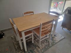 Dinnig table with 4 chairs 0