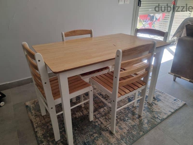 Dinnig table with 4 chairs 1
