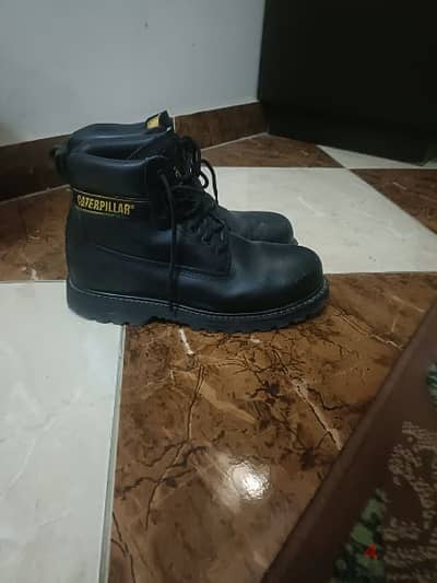 caterpillar Holton Steel Toe  size 42 like new