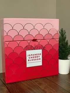 bath and body works japanese cherry blossom gift box set  وارد الكويت