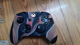 Xbox one with two controllers and two games fc24 ,fifa 23