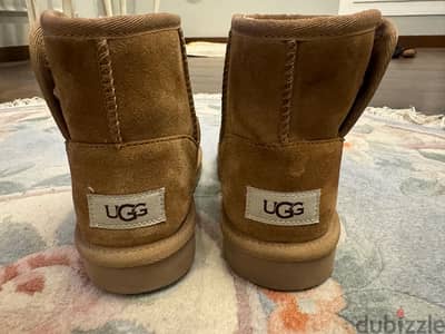 UGG