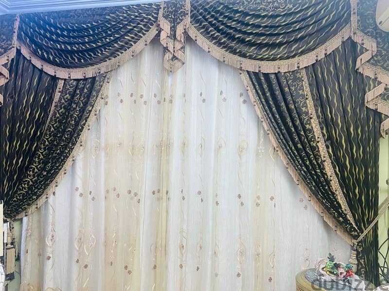curtain used in condition new 1