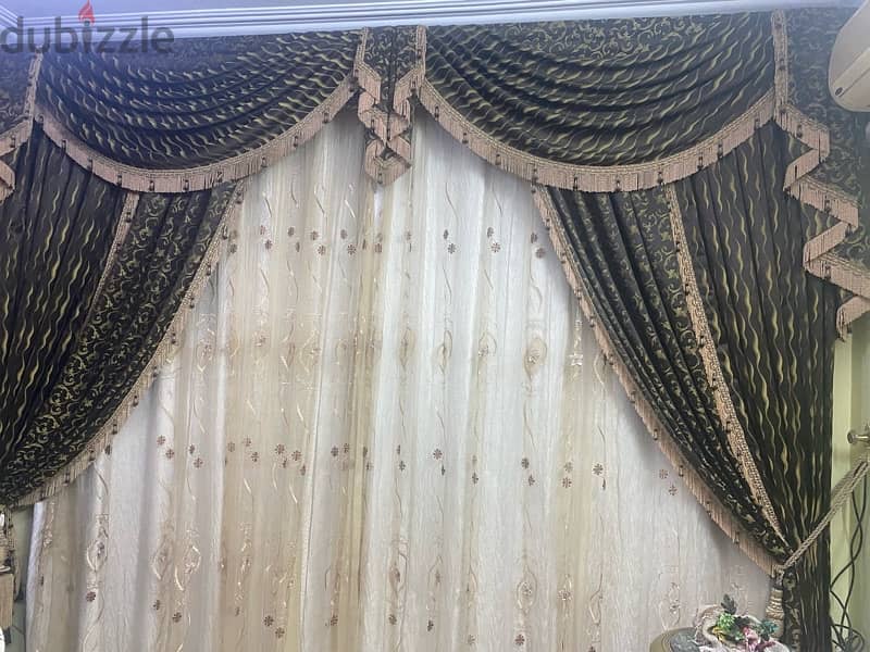 curtain used in condition new 6
