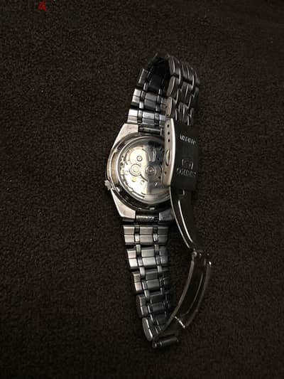 Seiko 5 Mechanical Automatic Wristwatches with 21 Jewels