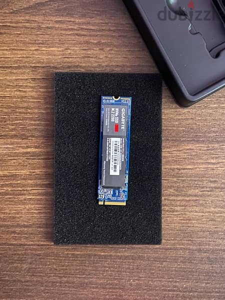 GIGABYTE NVMe SSD 256GB 1