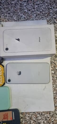 iPhone 8 - 64 G 0