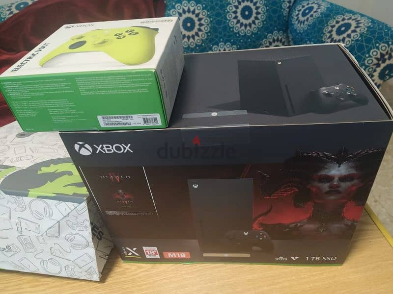 Xbox Series X with extra controller new Diablo 1TB official warranty 2