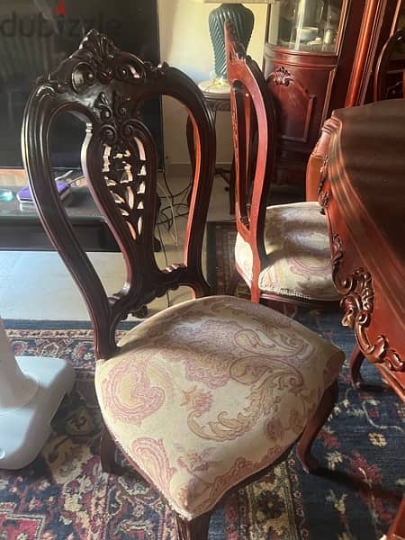 American furniture full dining room in a very good condition 2