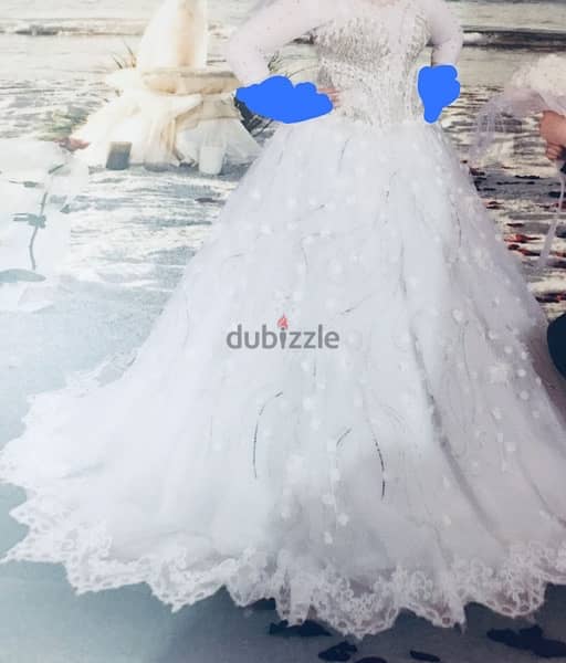 فستان زفاف أبيض مطرز 0