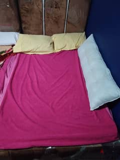 سرير كابوتنيه بالمرتبة استعمال خفيف