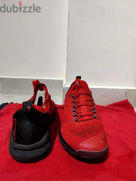 Basketball shoes perfect condition 1