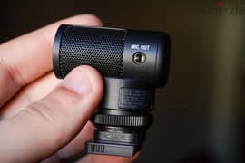 Sony ECM-G1 Ultracompact Camera-Mount Vlogger Shotgun Microphone 0
