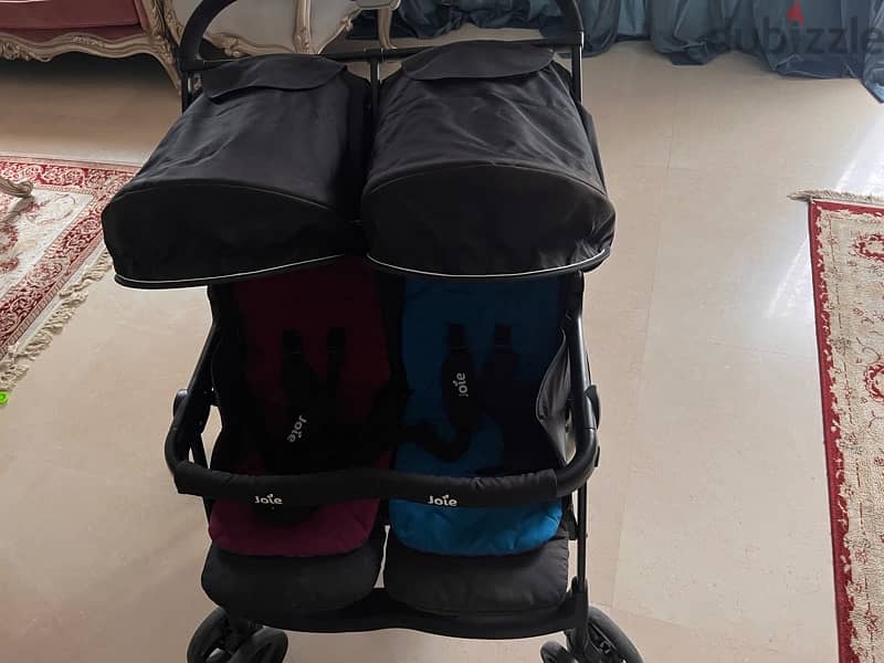 joie twin stroller used in a good condition 1