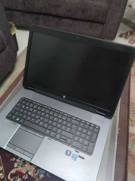 جهاز HP ZBook كرت شاشة 8giga 1