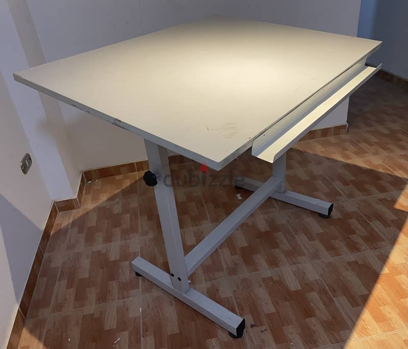 طاولة رسم هندسي ١٢٠*٩٠ سم 0