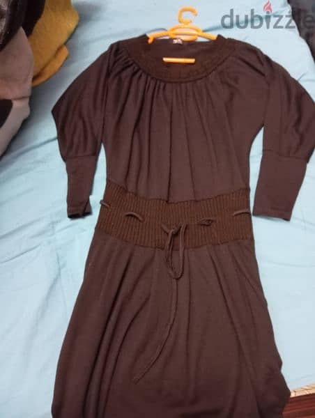 فستان دريس بسعر لقطه جديد بحالة يلبس مقاسات مختلفه 1
