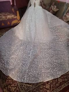 فستان زفاف  للبيع