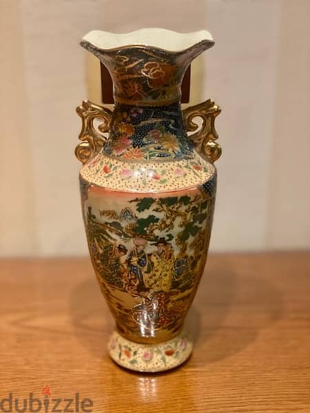 Chinoiserie stamped vase Satsuma  ڤاز شنواه ساتسوما بالختم رسم بارز 2