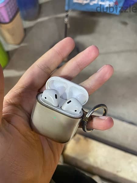 airpods 2gen with wireless charging 1