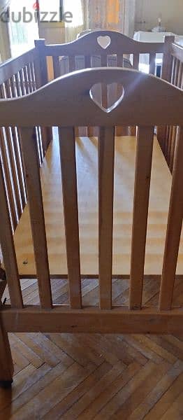 سرير اطفال خشب زان مدهون بدهانات آمنة للأطفال ، اللون :بيج فاتح 11