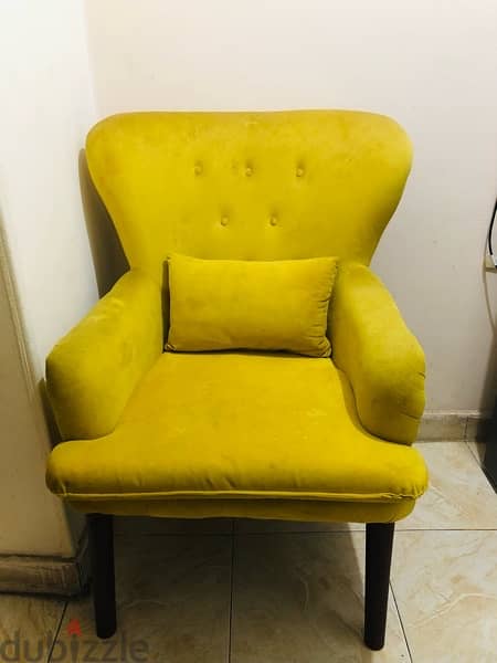 2 كرسي لون اصفر 0