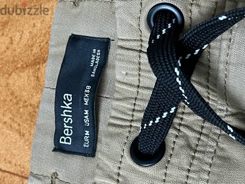Bershka Beige cargo pants original - كارجو بيرشكا بيچ اصلي 3